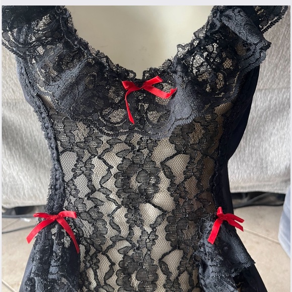 Vintage 80’s Black & Red Ruffle Lace Cami Chemise XS - Picture 2 of 4